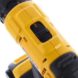 Дрель-шуруповерт аккумуляторная Dewalt DCD780C2 18 В Li-ion, 2х1.5 Ач