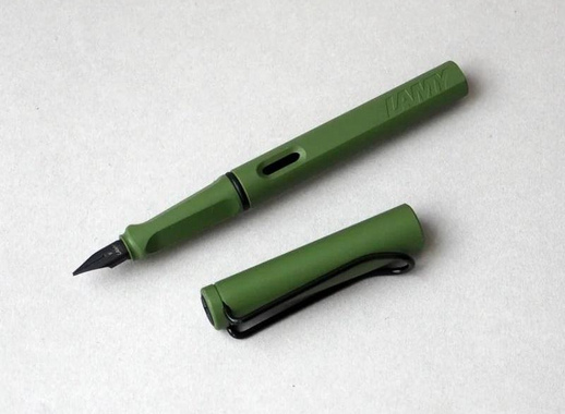 Ручка перьевая Lamy 041 safari F цвет чернил синий цвет корпуса оливковый (артикул производителя 4035671)