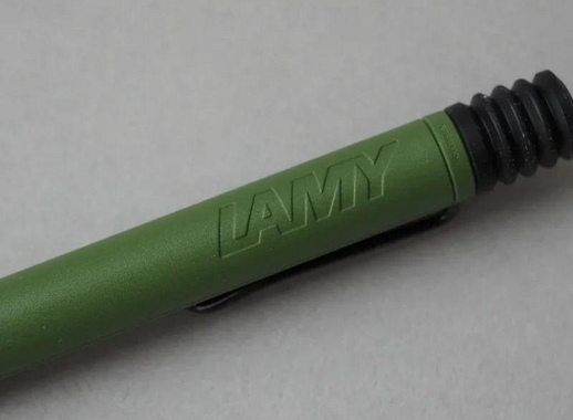 Ручка шариковая Lamy 241 safari цвет чернил черный цвет корпуса оливковый (артикул производителя M16Ч 4035674)